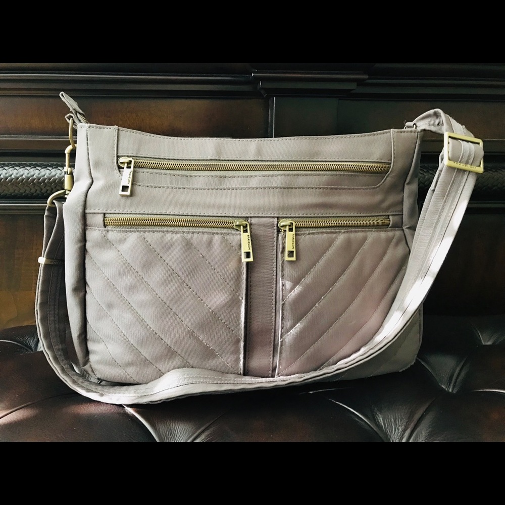 Travelon Crossbody Anti-Theft Bag - CUT PROOF!